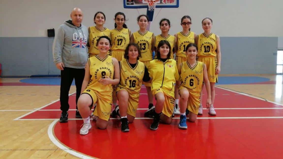 Yıldız Kız Basketbol Takımı Maçlara Galibiyetle Başladı.