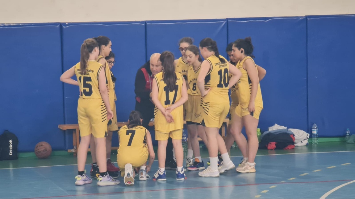 Yıldız Kız Basketbol takımı Kartal'da 2. Oldu.