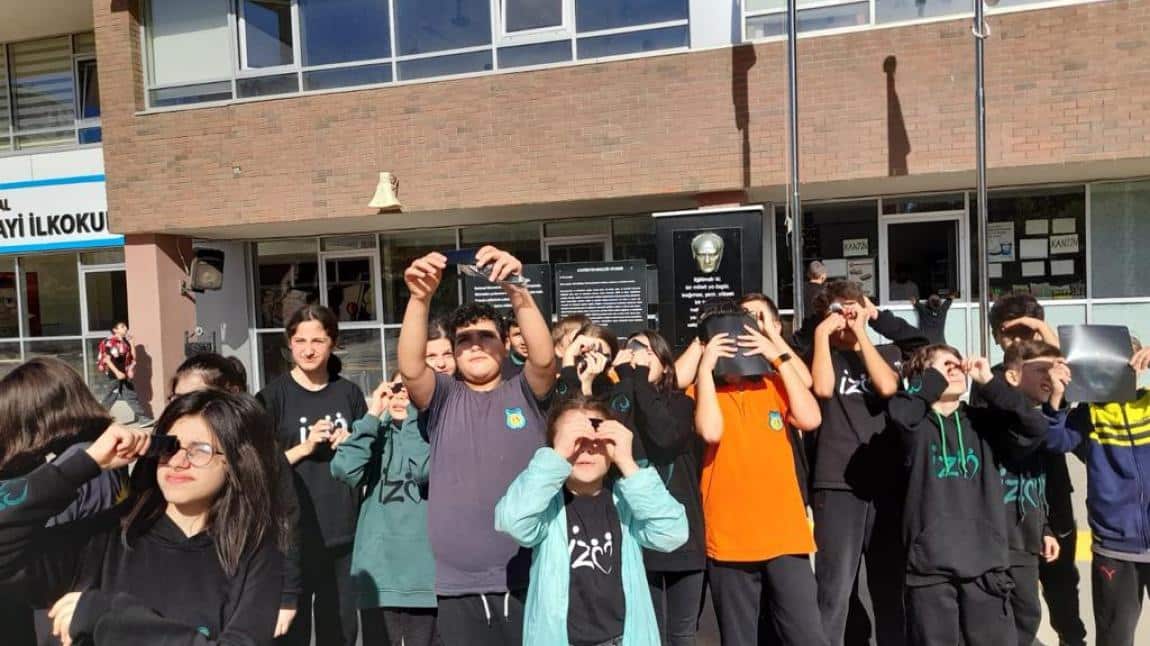 Öğrencilerimizle Güneş Tutulmasını İzledik!