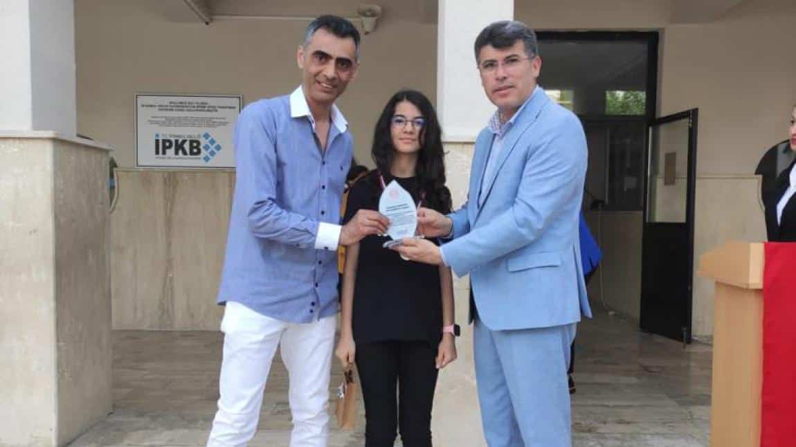 Öğrencimiz Duru Zelal Öner'den KARMATYA Matematik Yarışmasında Büyük Başarı